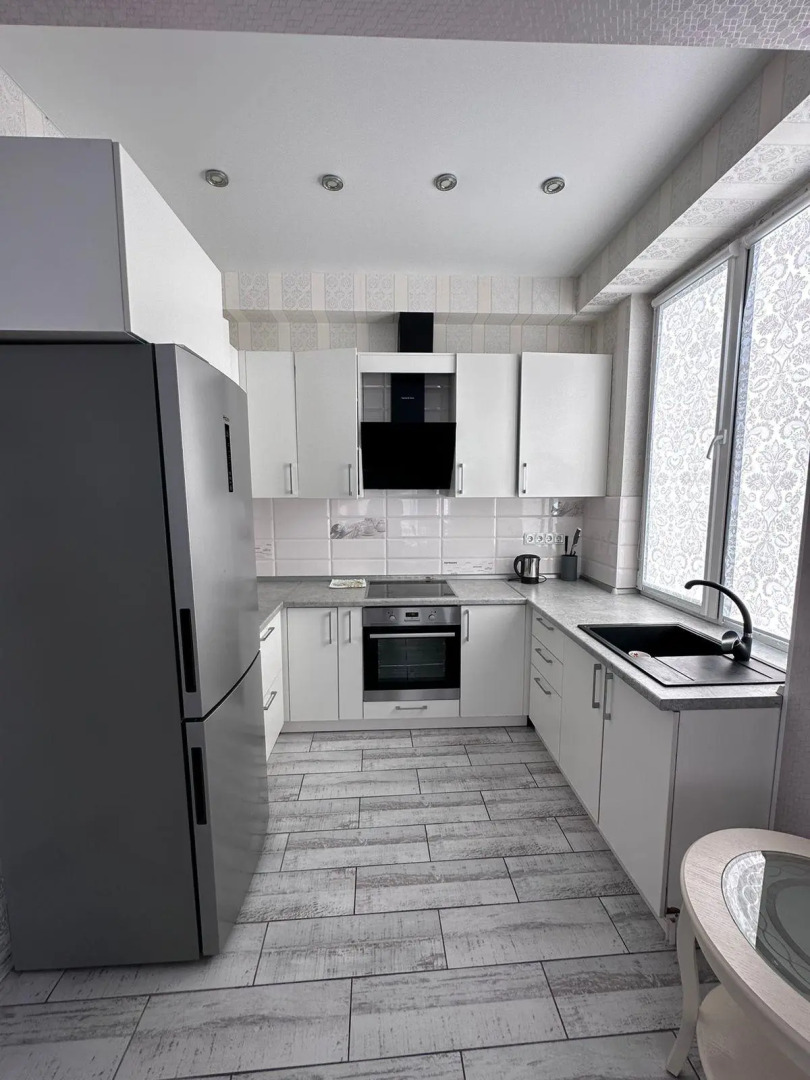 Море тут на улице Станиславского 44