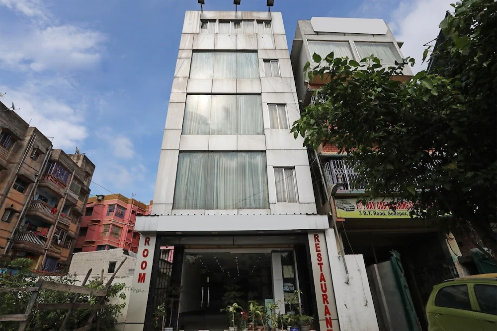 OYO 2911 The Pearl Hotel