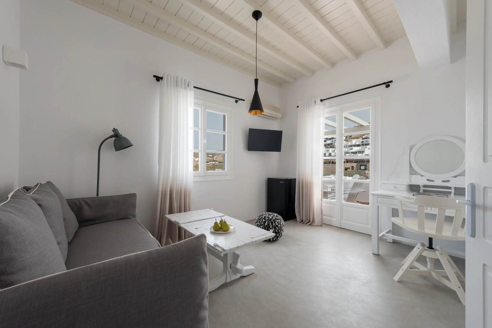 Cova Mykonos Suites