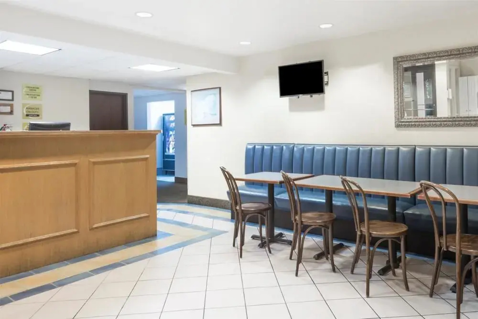 Super 8 Portland/Westbrook Area