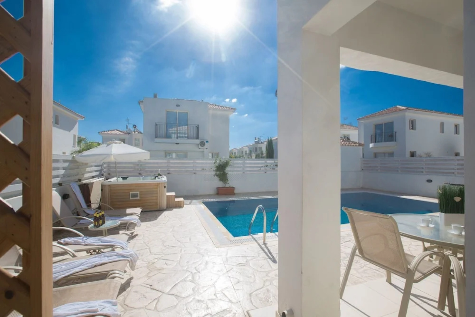 Cyprus Villa Palm 17 Gold