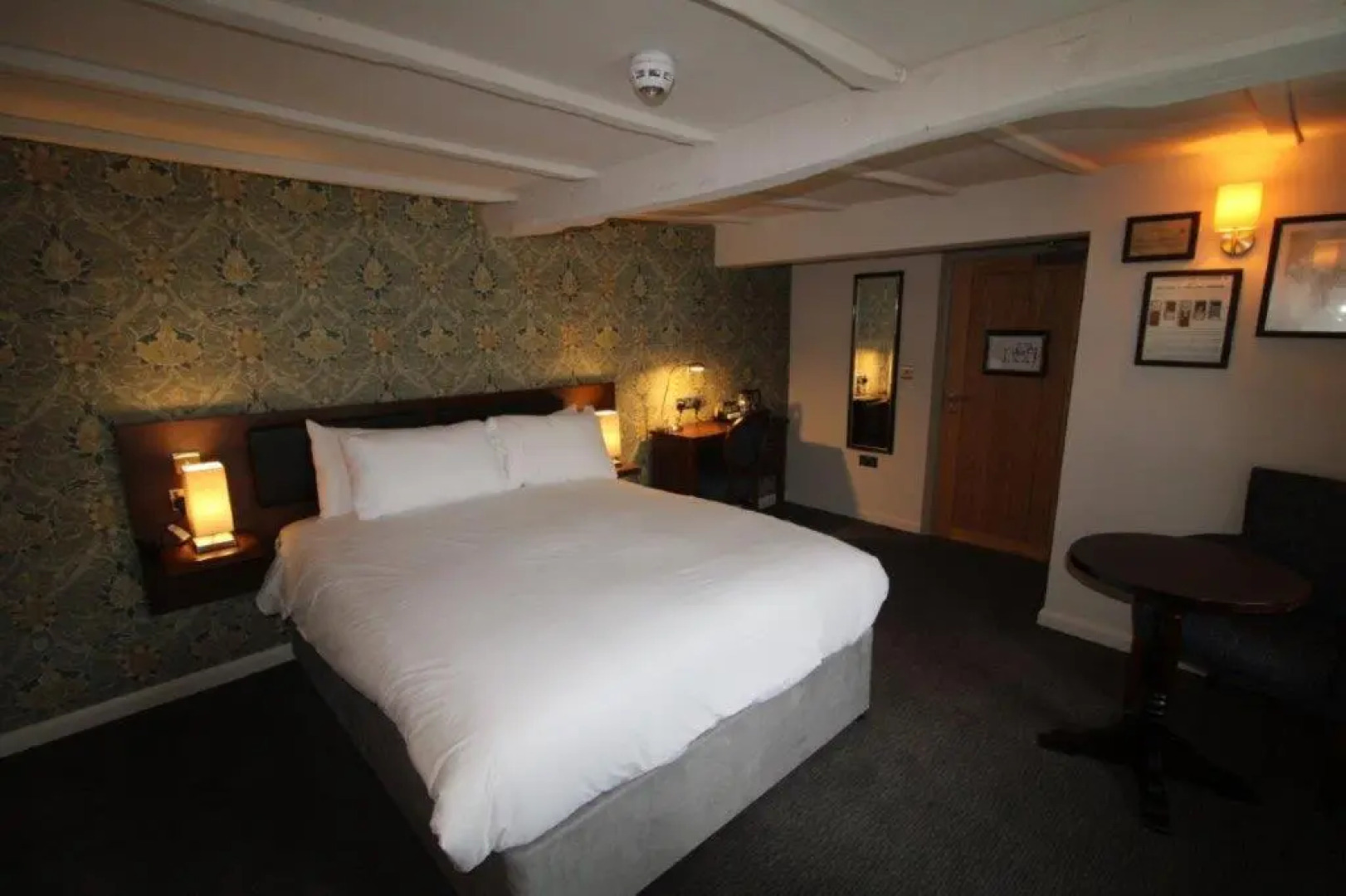 Rooms @ the Dolau Inn (Adults Only)