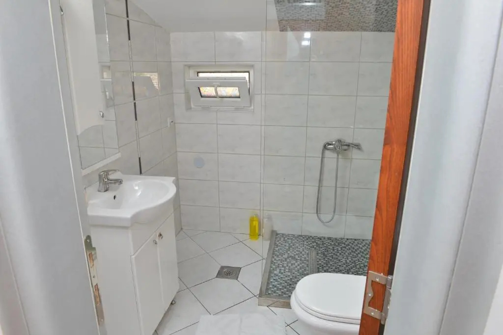 Apartment and Rooms In Club