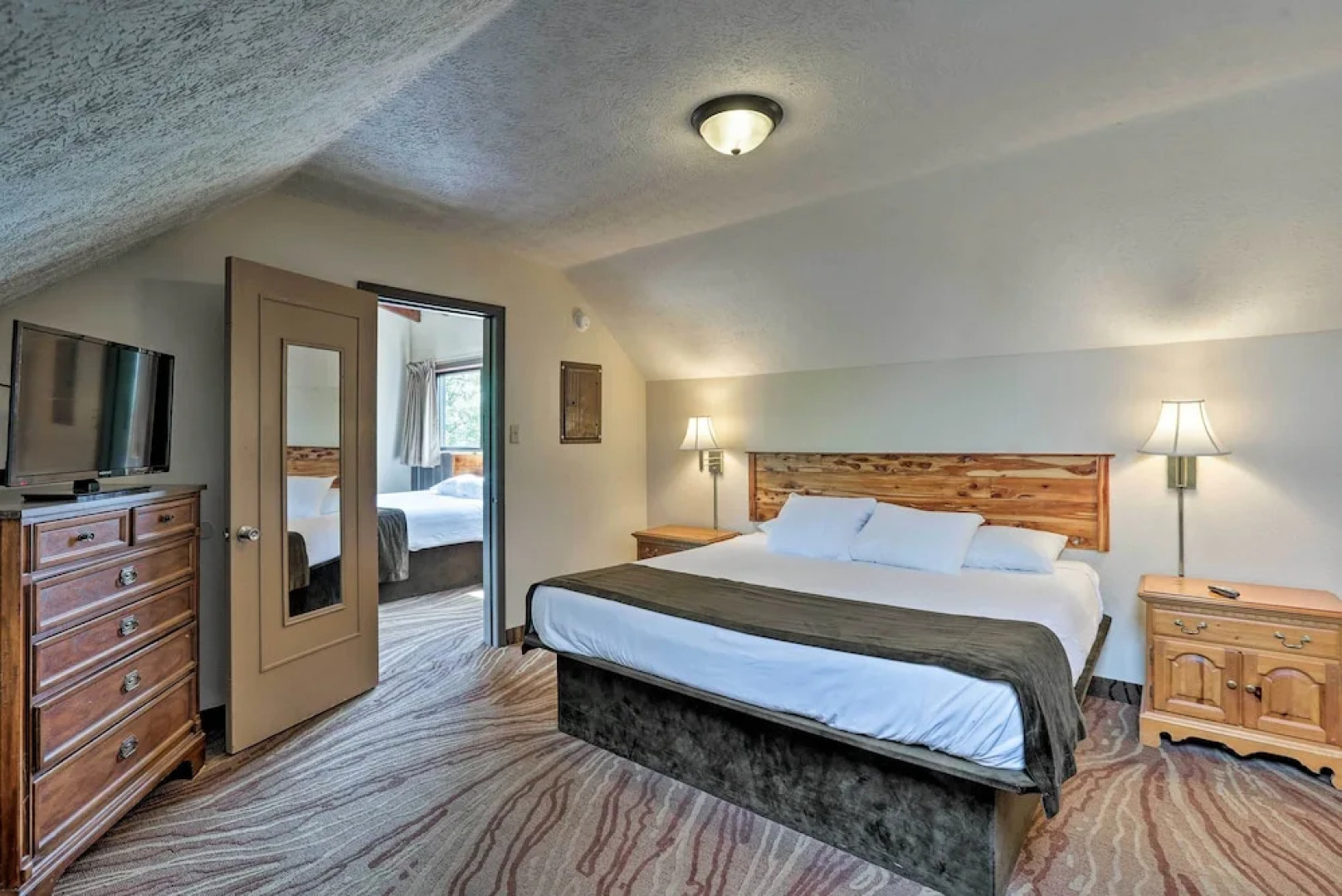 Burkesville Apt w/ Deck, Views & Pool Access!