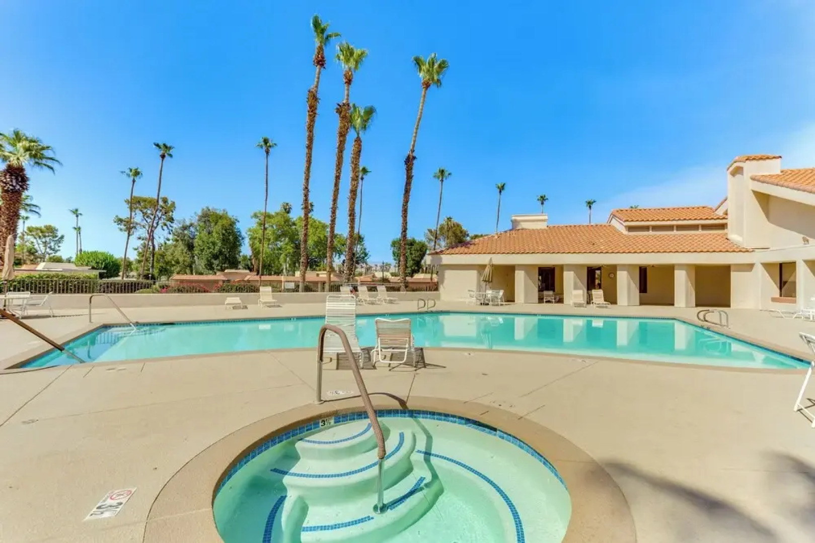 Golf, Hike & Relax: Cathedral City Condo