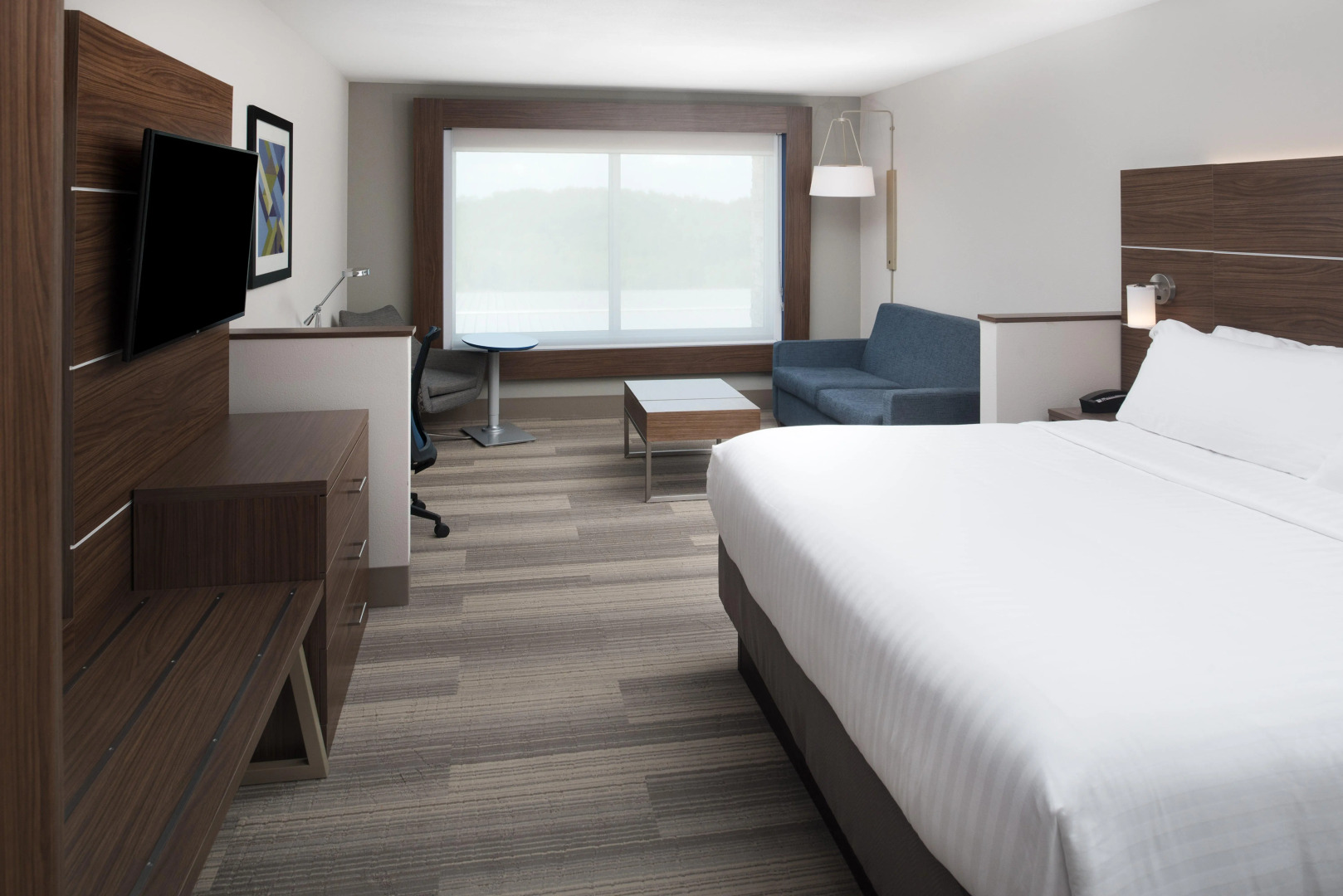Holiday Inn Express & Suites Kingdom City by IHG