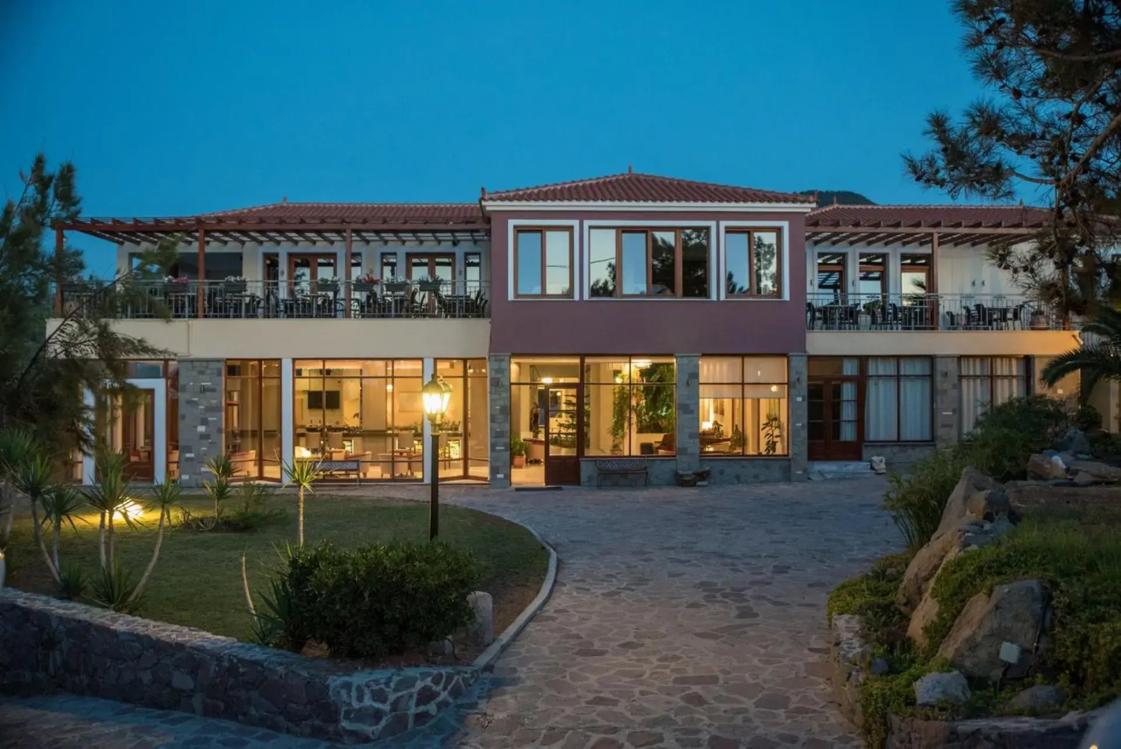 Alma Luxury Resort Hotel