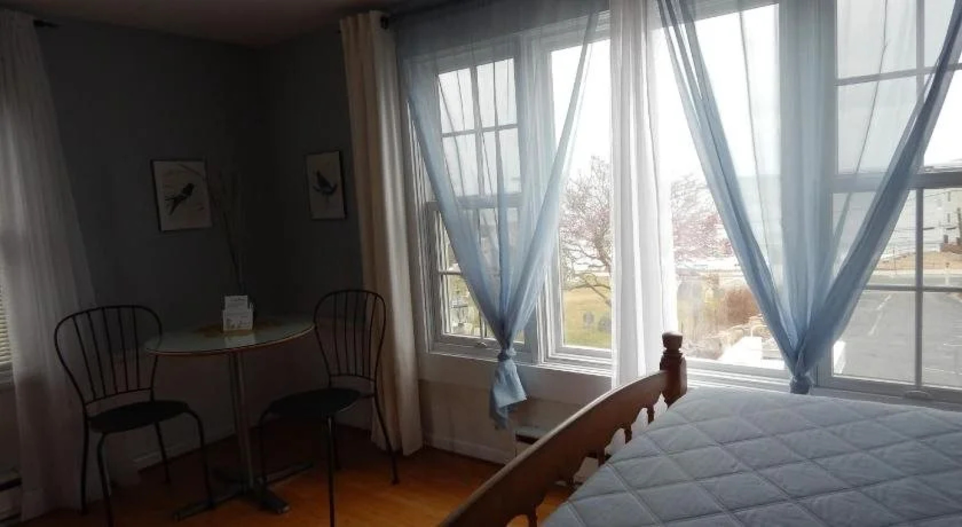 Eagle House Beachside Motel