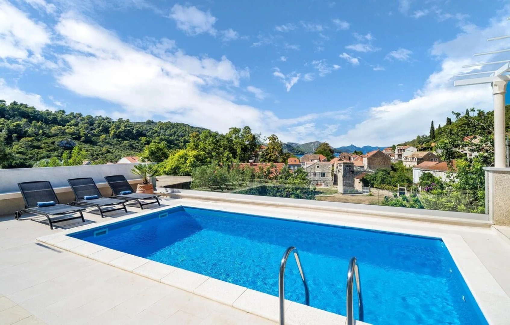 Stunning Home in Sipanska Luka With 6 Bedrooms, Wifi and Outdoor Swimming Pool