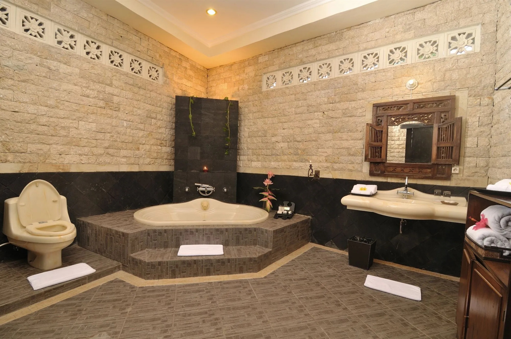 Joglo Plawang Villa & Resort