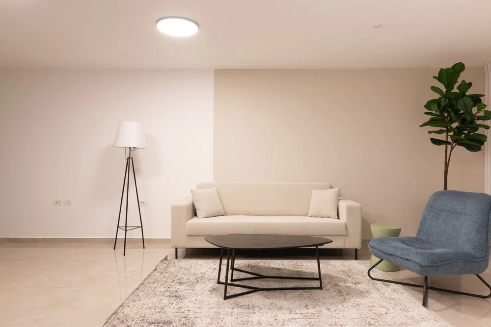 Huge & Lovely Unit 2BR 2BT By the beach