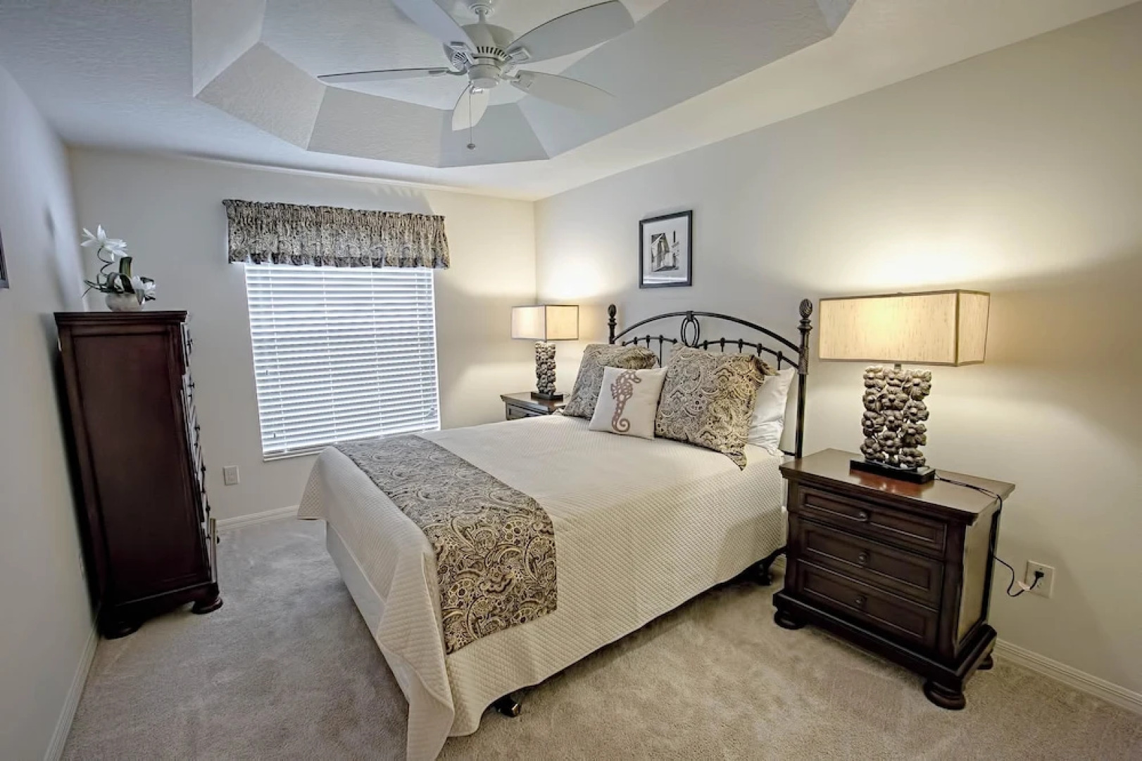 Ida Court Home 3 Bedroom by The VIR Group