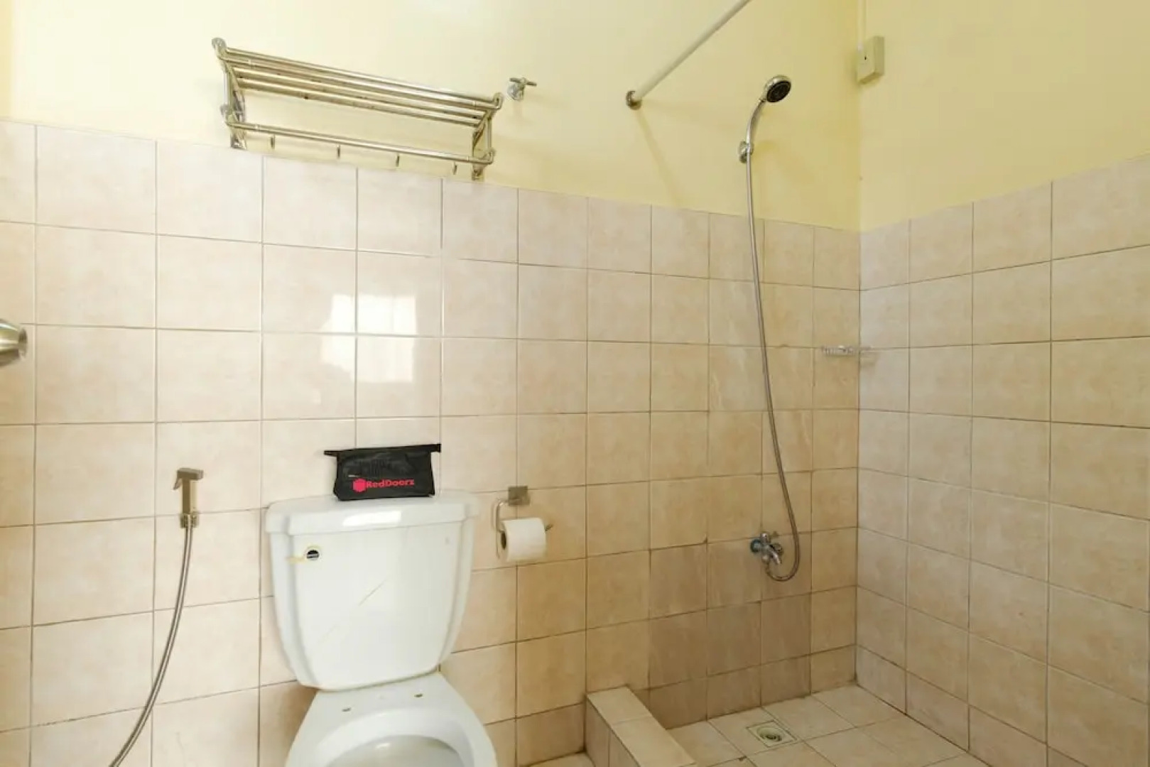 RedDoorz Plus @ Seaborne Hotel Subic Zambales