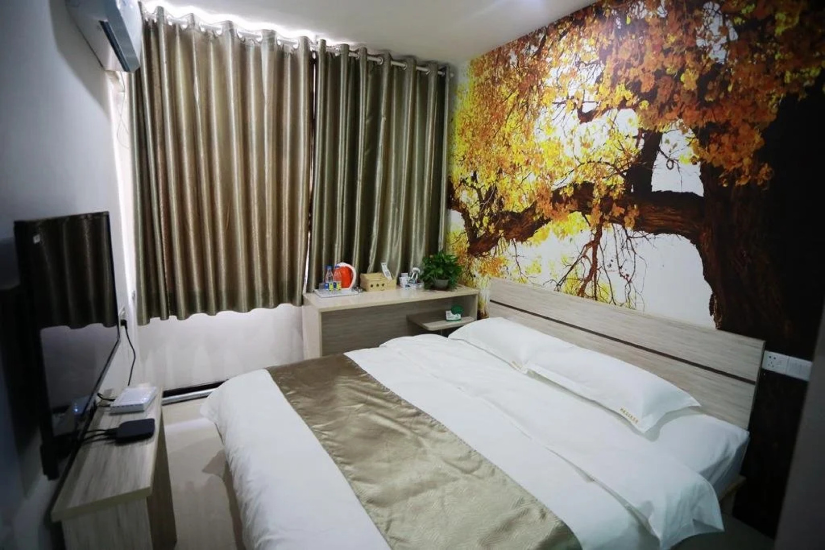 Jiayuguan City Hard Rock Hotel art theme