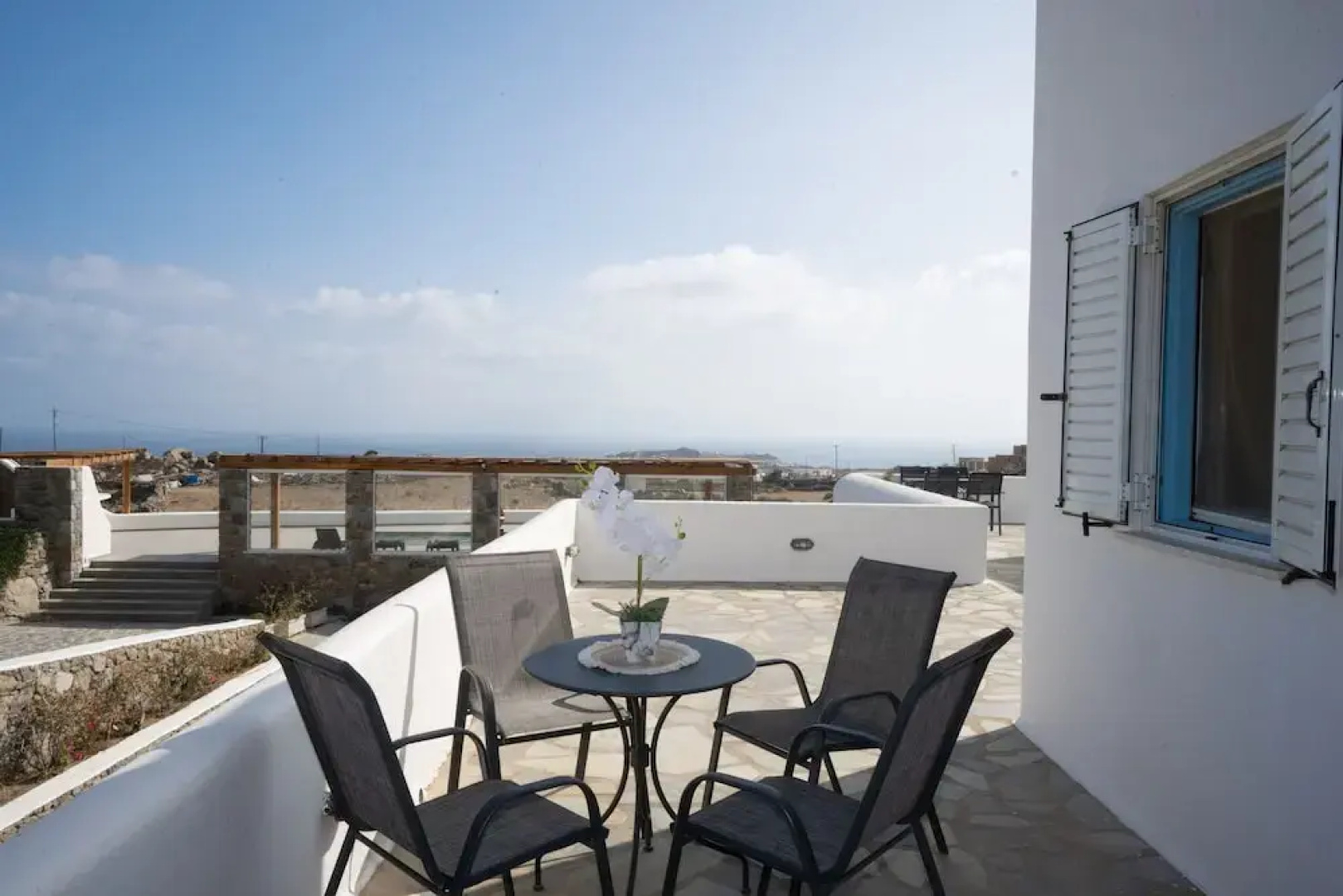 Mykonos Stylish Ivory Apt w Shared Pool
