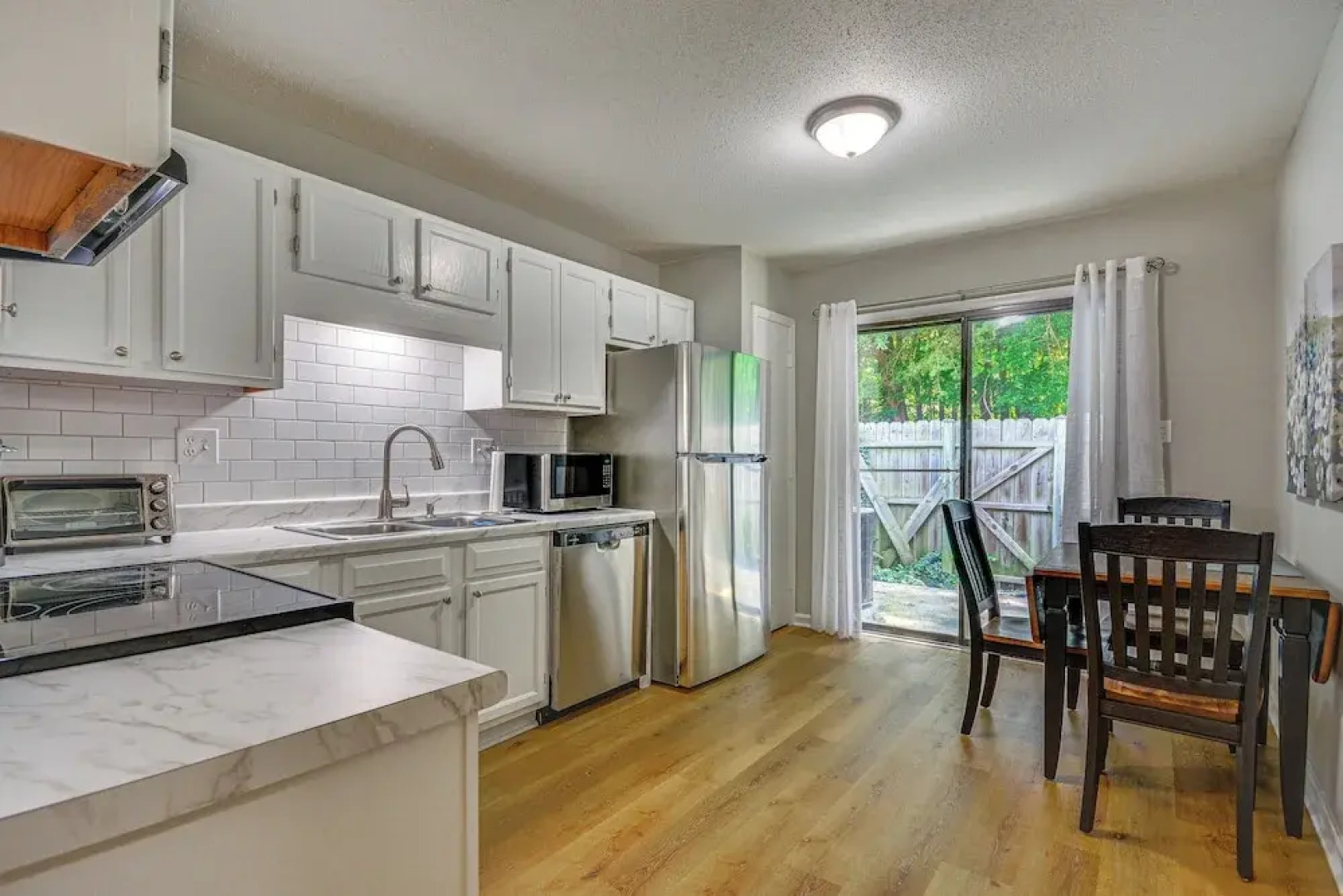 High Point Townhome w/ Patio, 1 Mi to Main Street!