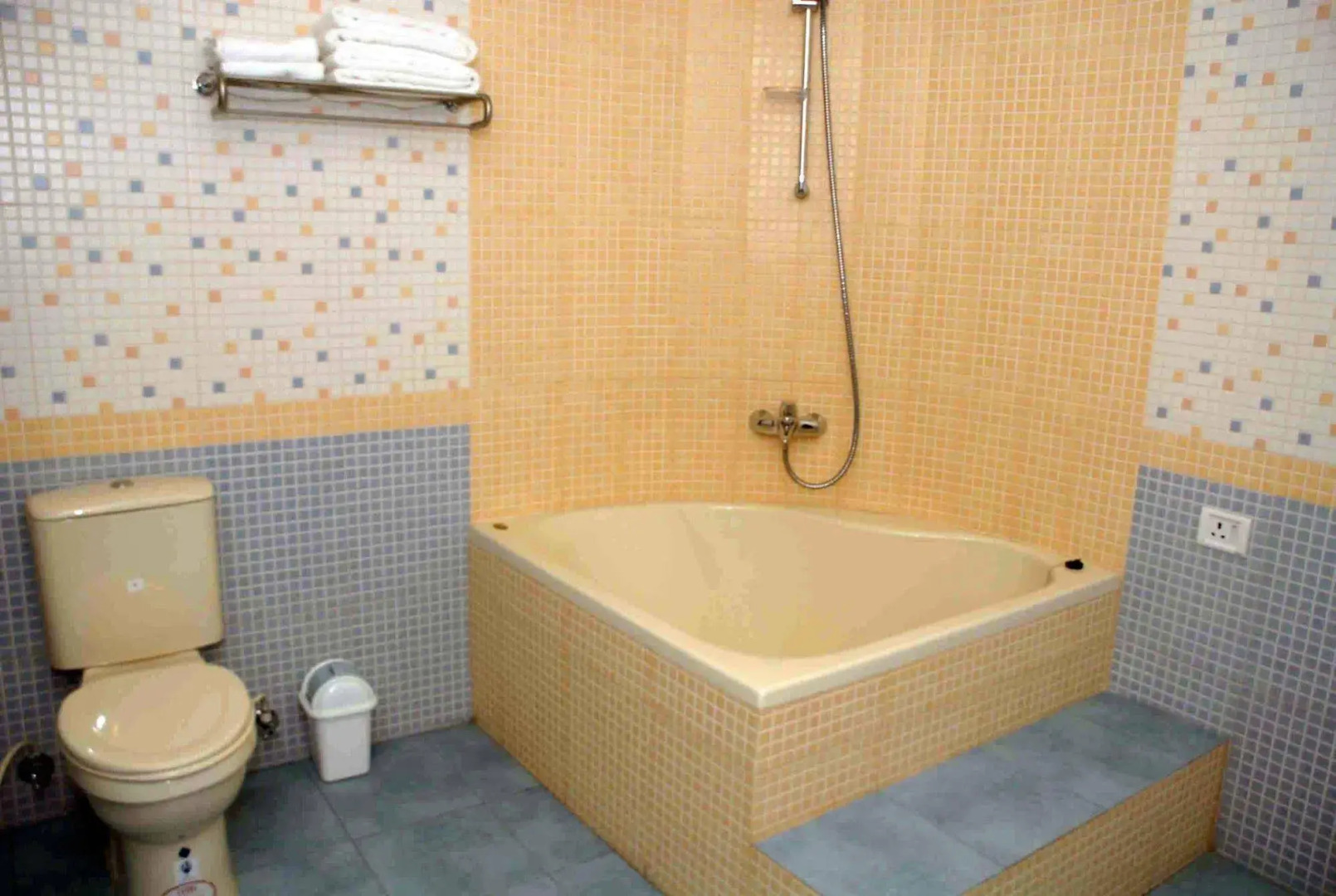 Vardan Resort n' Apartment