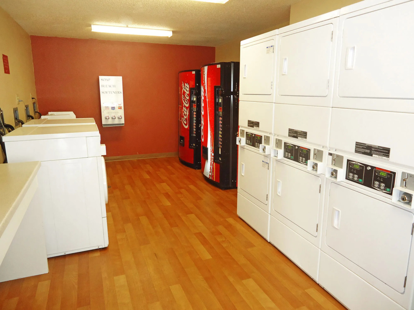 HomeTowne Studios by Red Roof Winston-Salem - University Pkwy