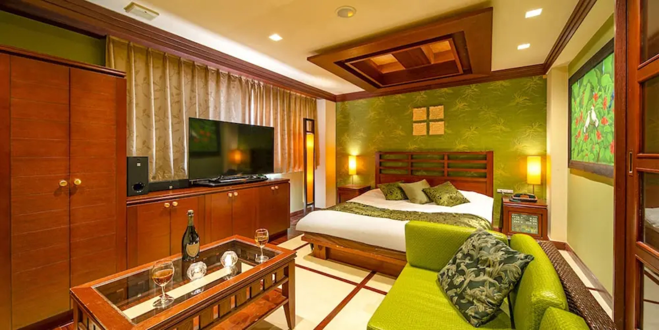 Qt HOTEL - Adults Only