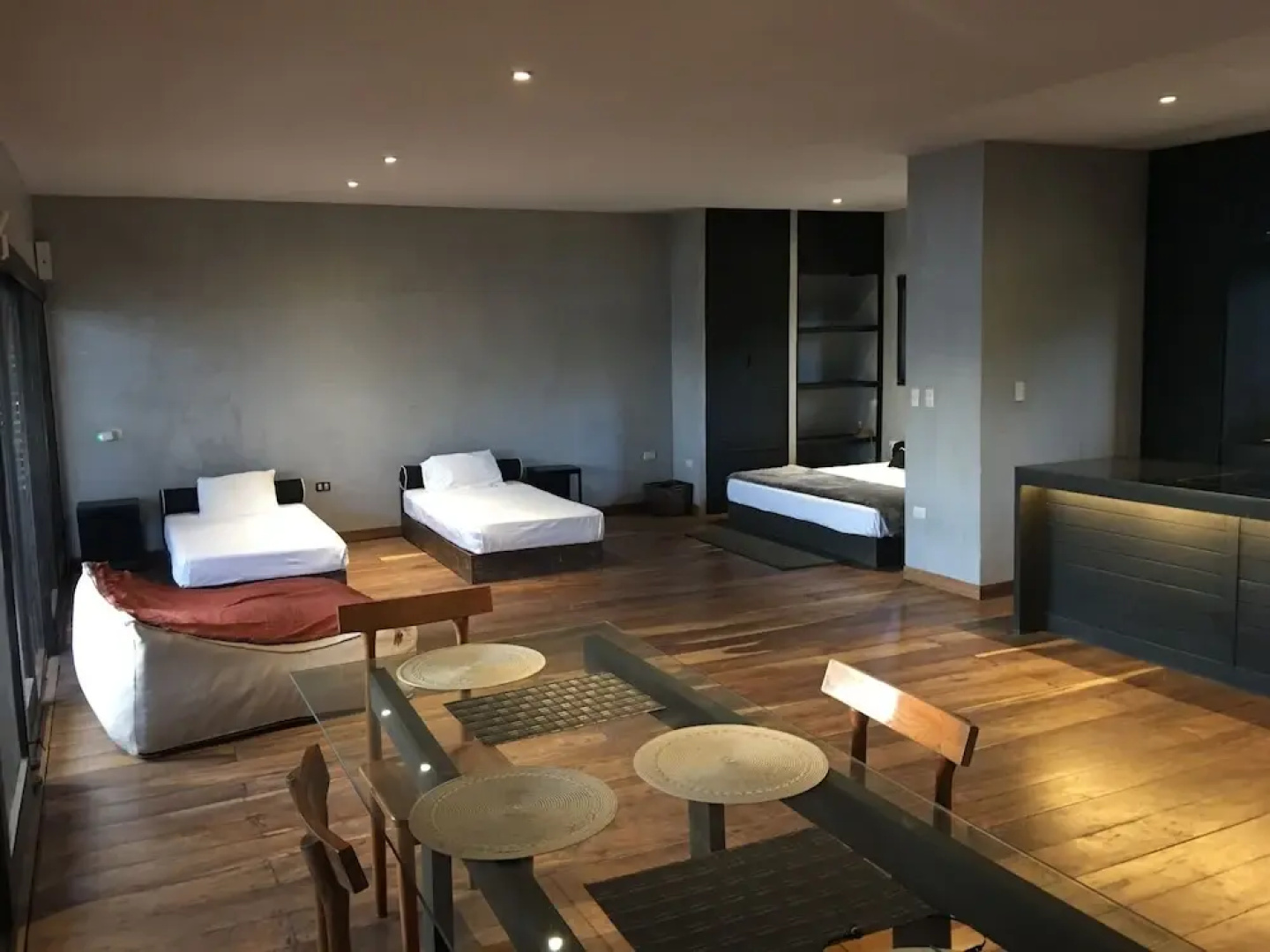 99 Surf Lodge