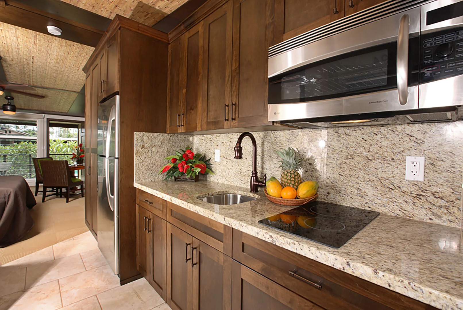 The Mauian - Boutique Beach Studios on Napili Bay