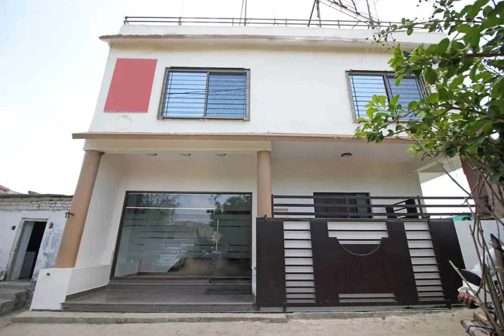 OYO 3422 Hotel Golden Berry