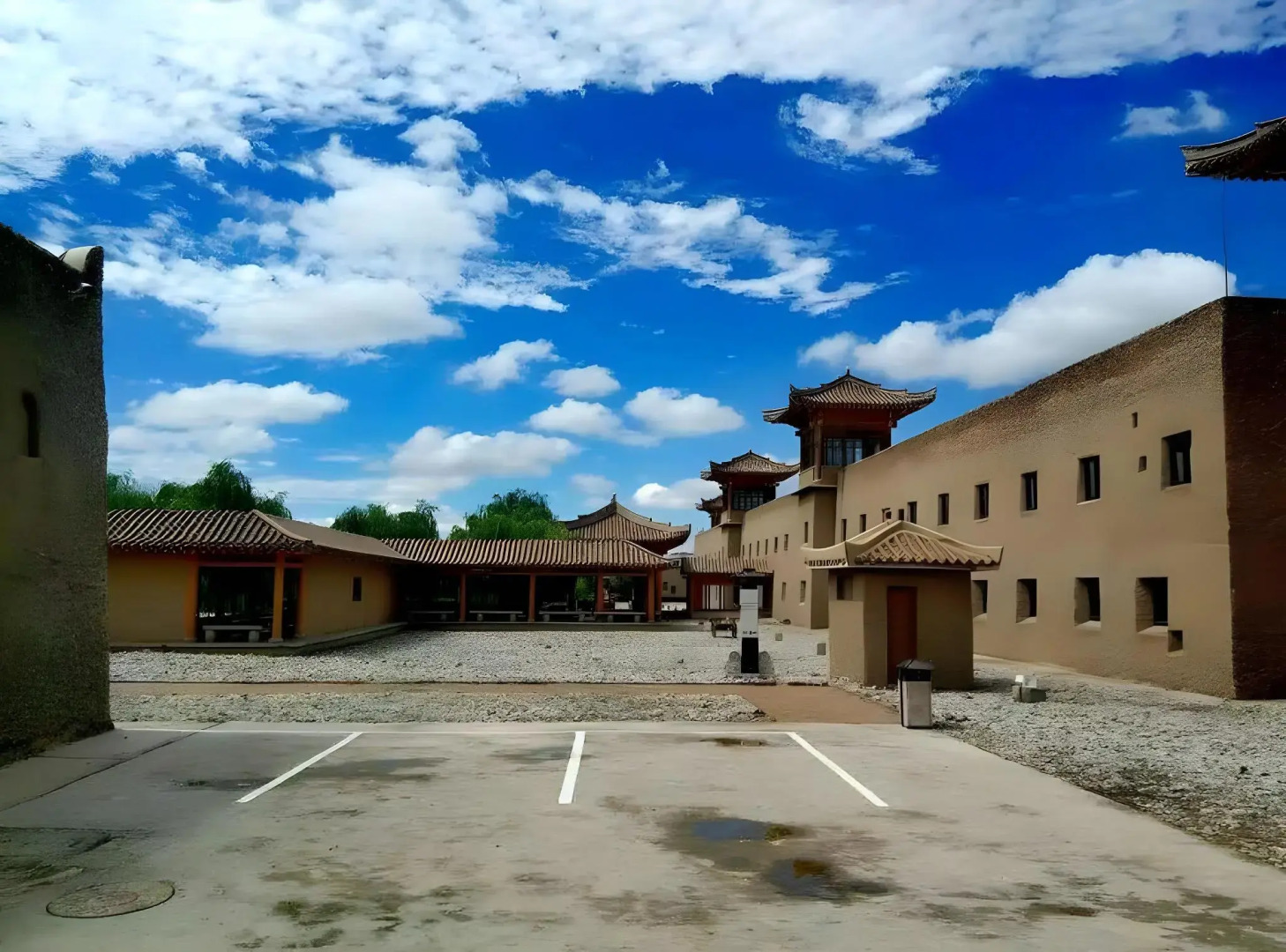 The Silk Road Dunhuang Hotel