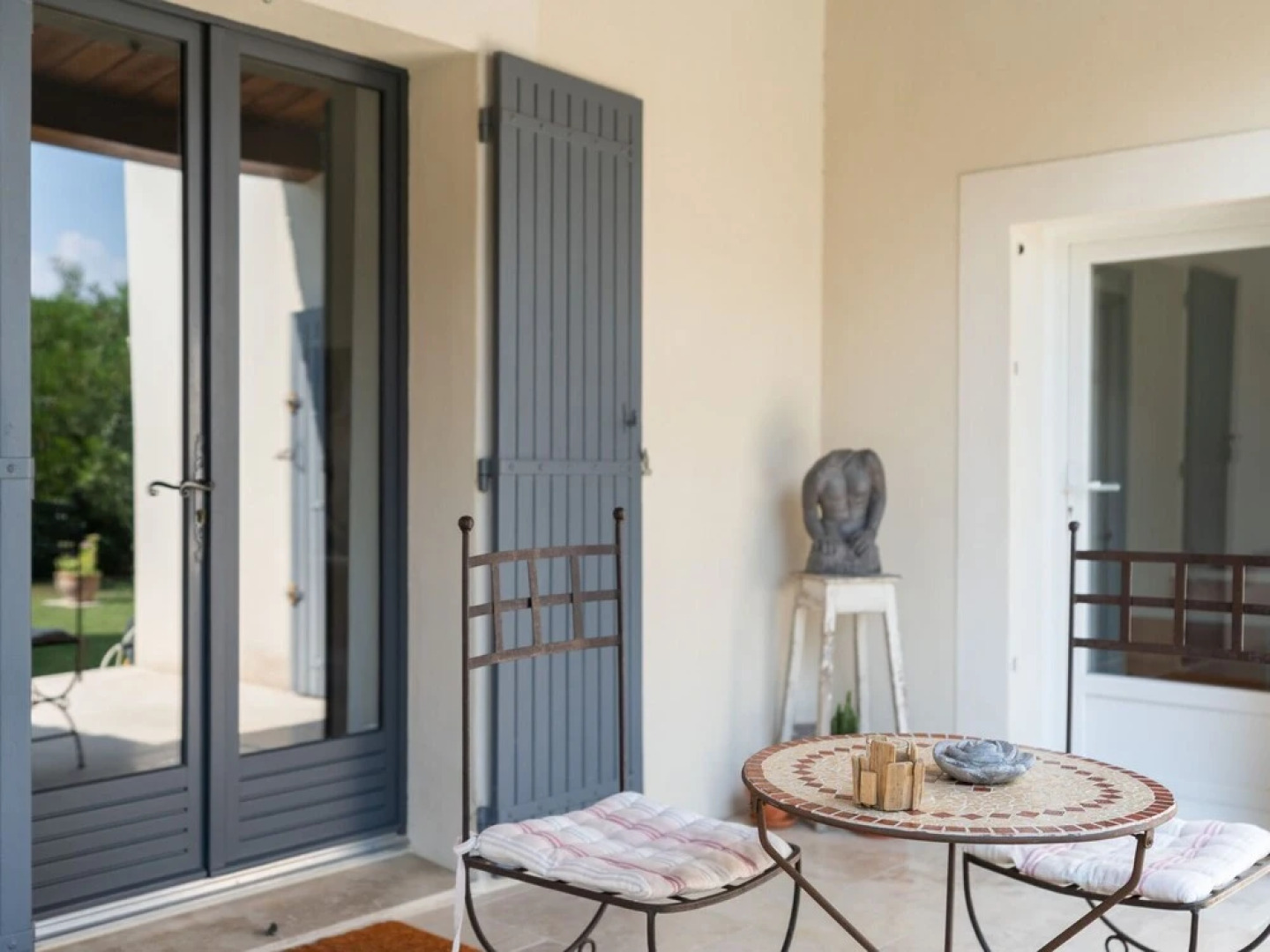 Luxury Modern Villa With Private Pool and Enclosed Garden in the Heart of the Vaucluse