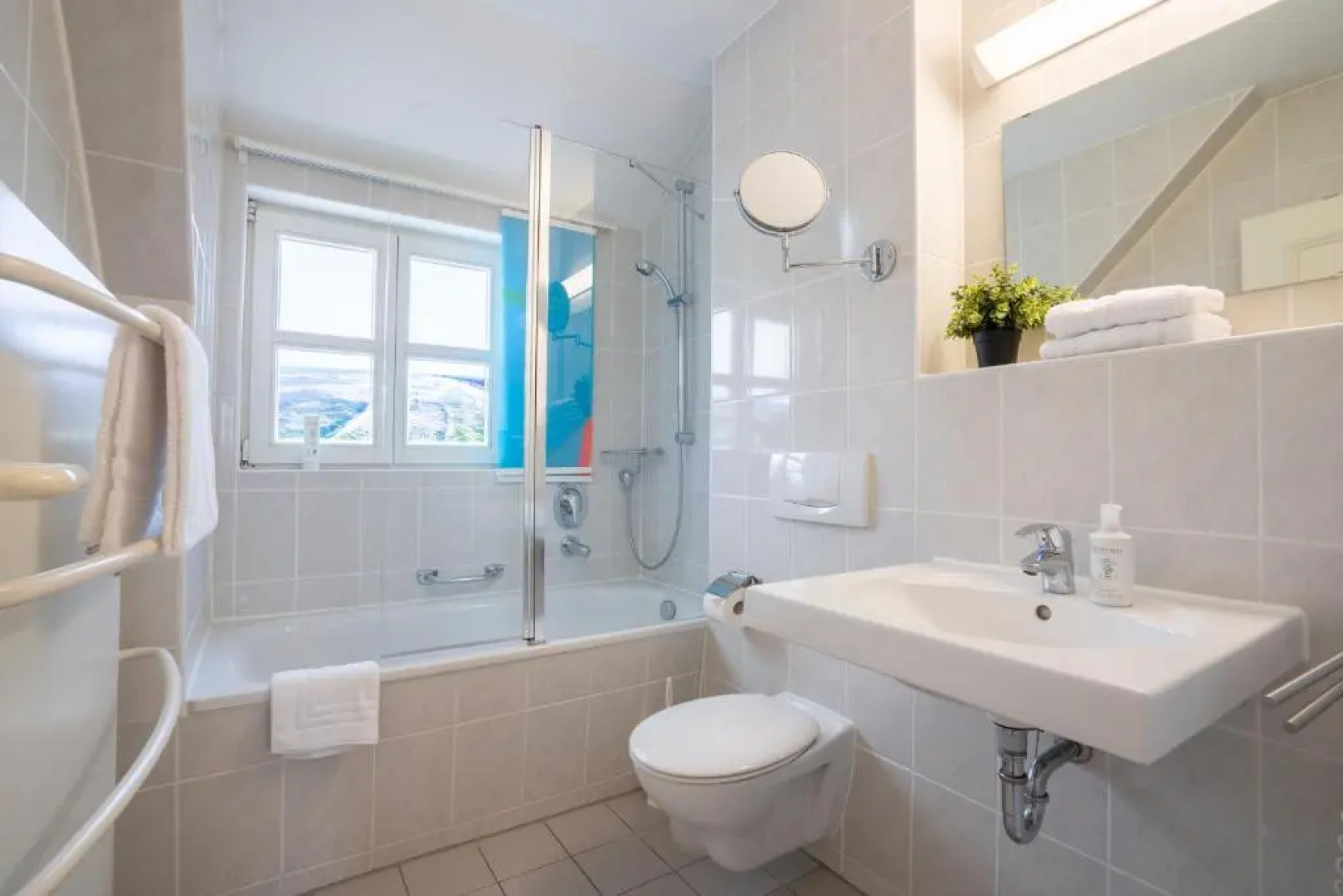 Komfort Appartement mit 2 Schlafzimmern und Terrasse A01