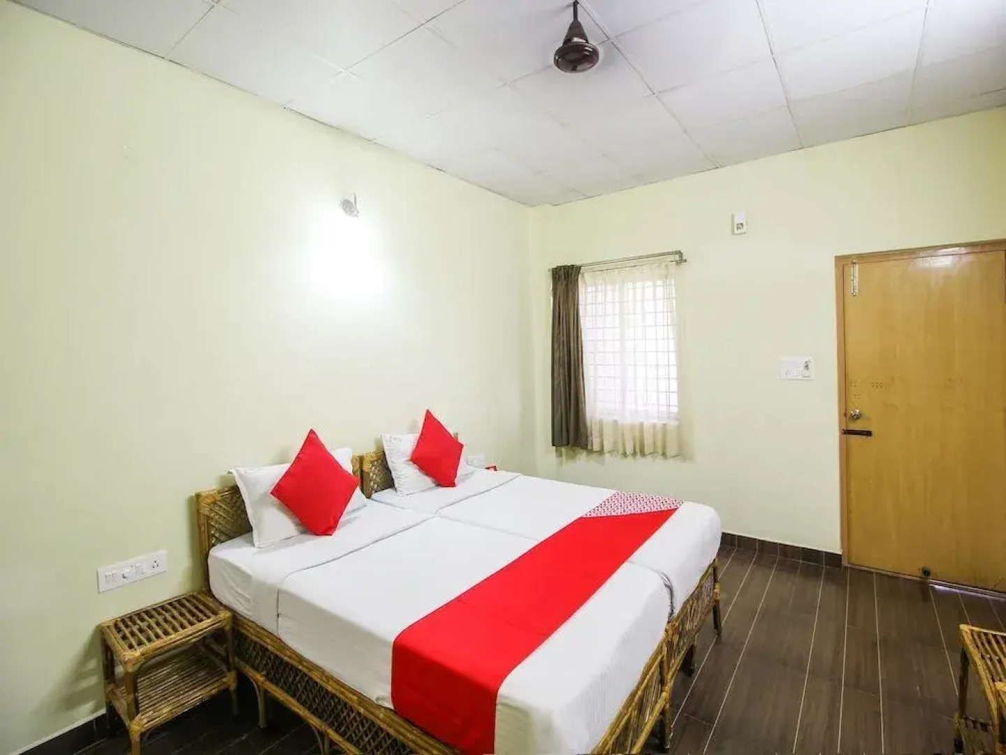 OYO 15708 Sharmada Hidden Nest