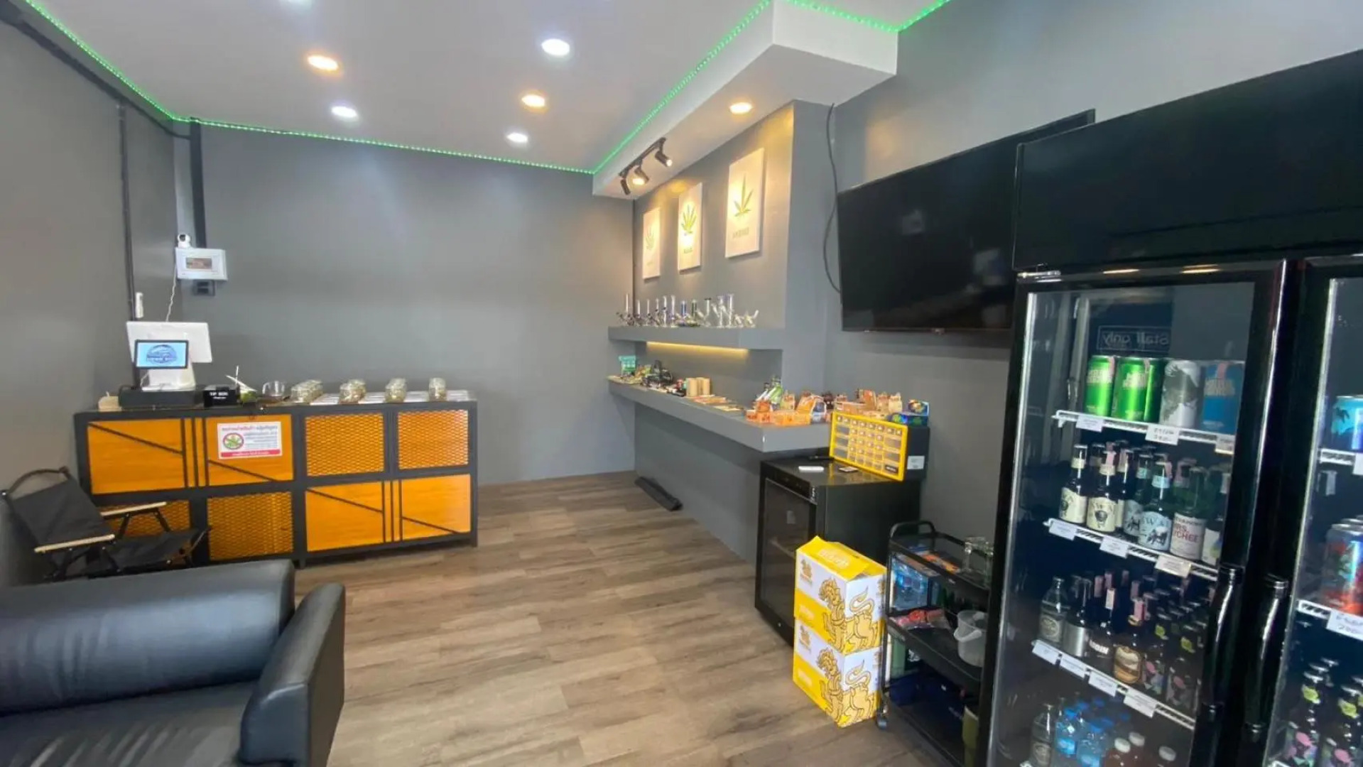 Alongkorn hotel by SB