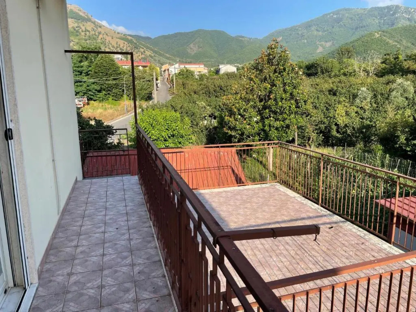 Mezzaluna Guest House