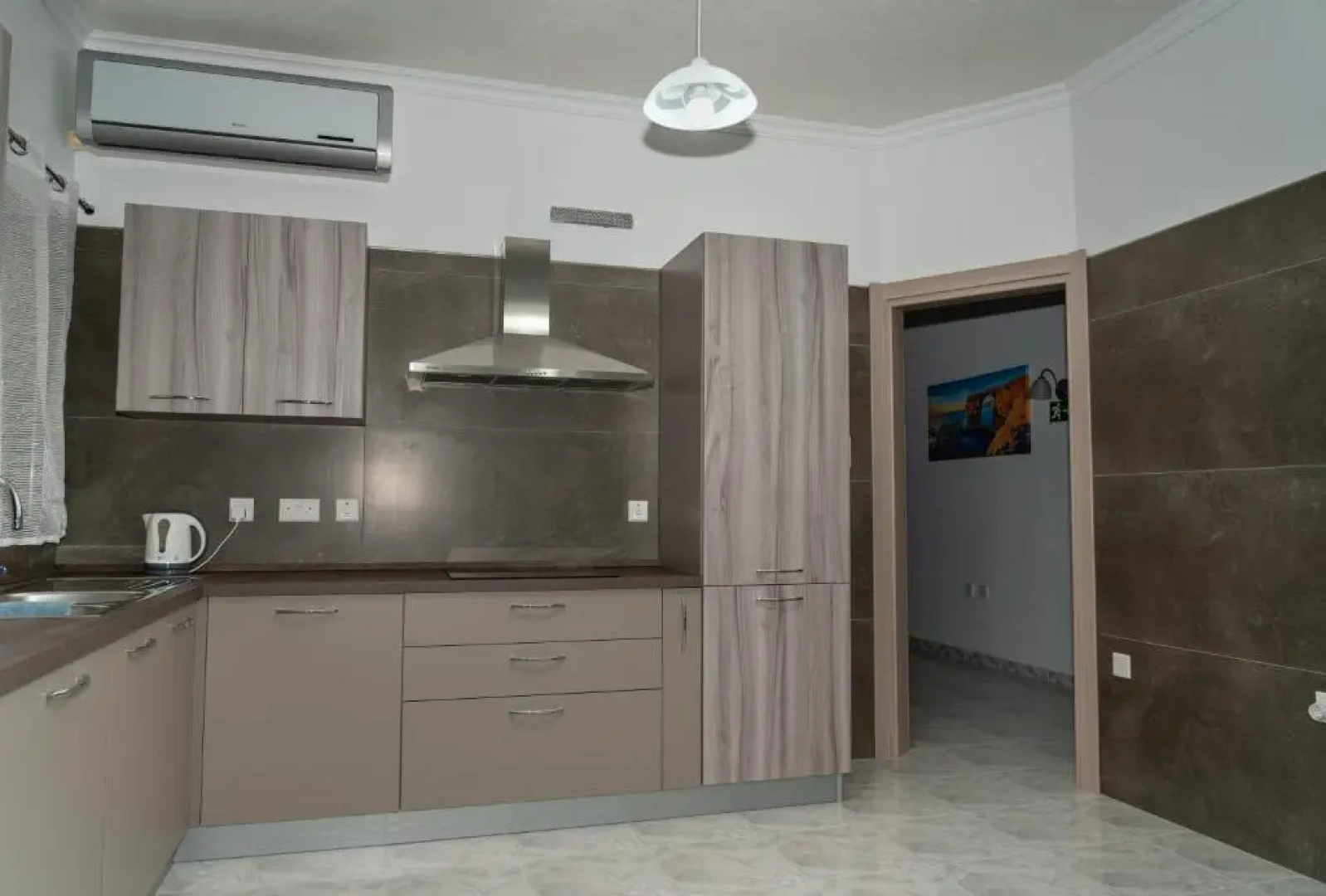 Riviera Mansions Apt. 9 - Side Sea-View, 3 bedroom Deluxe Apartment
