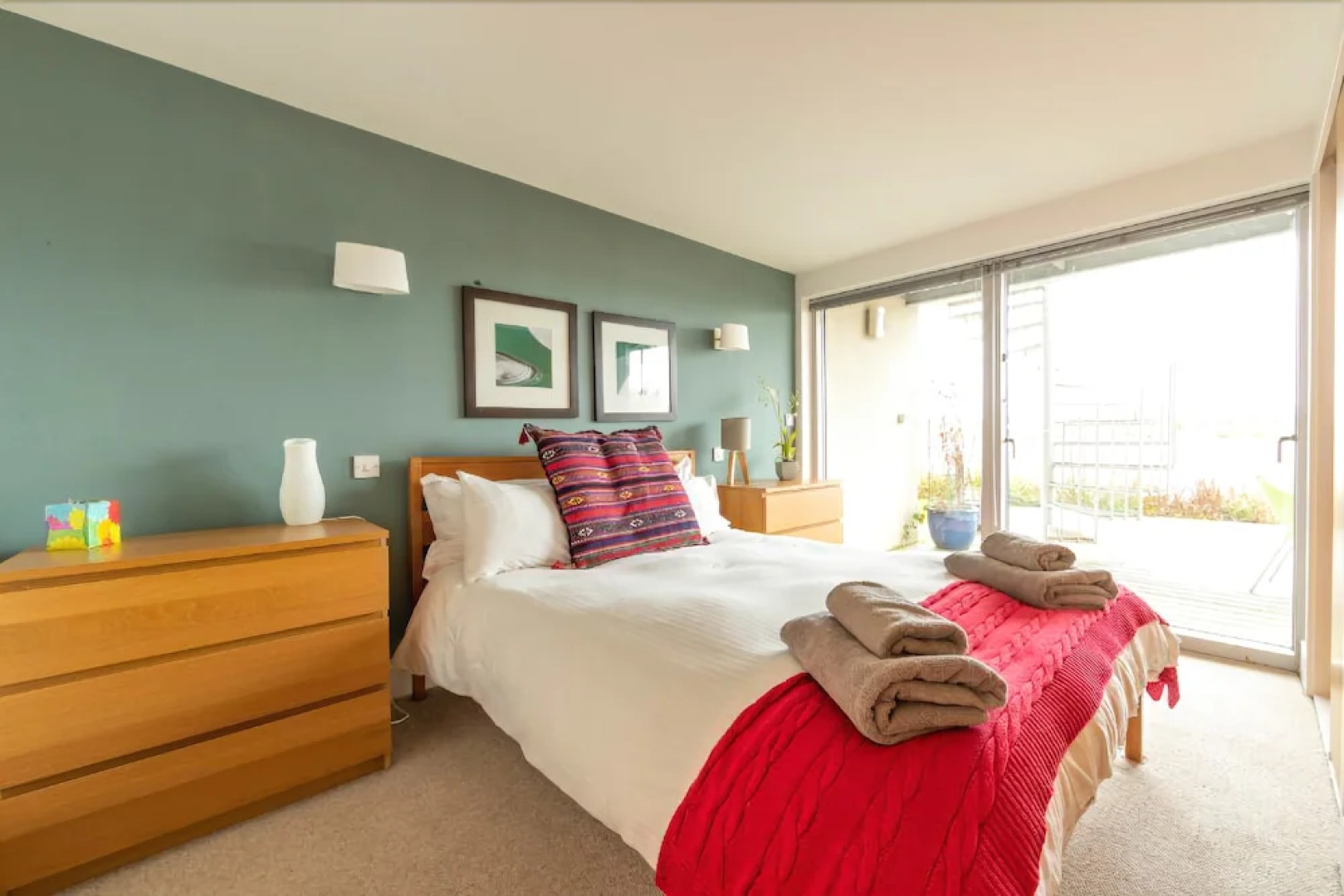 Chehondo - Clearwater: Luxury Lakeside Cottage