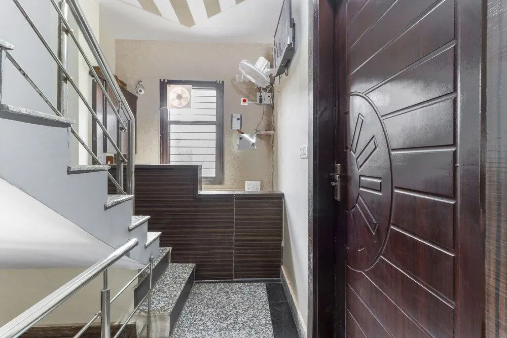 Oyo 45965 Hotel Krishnam