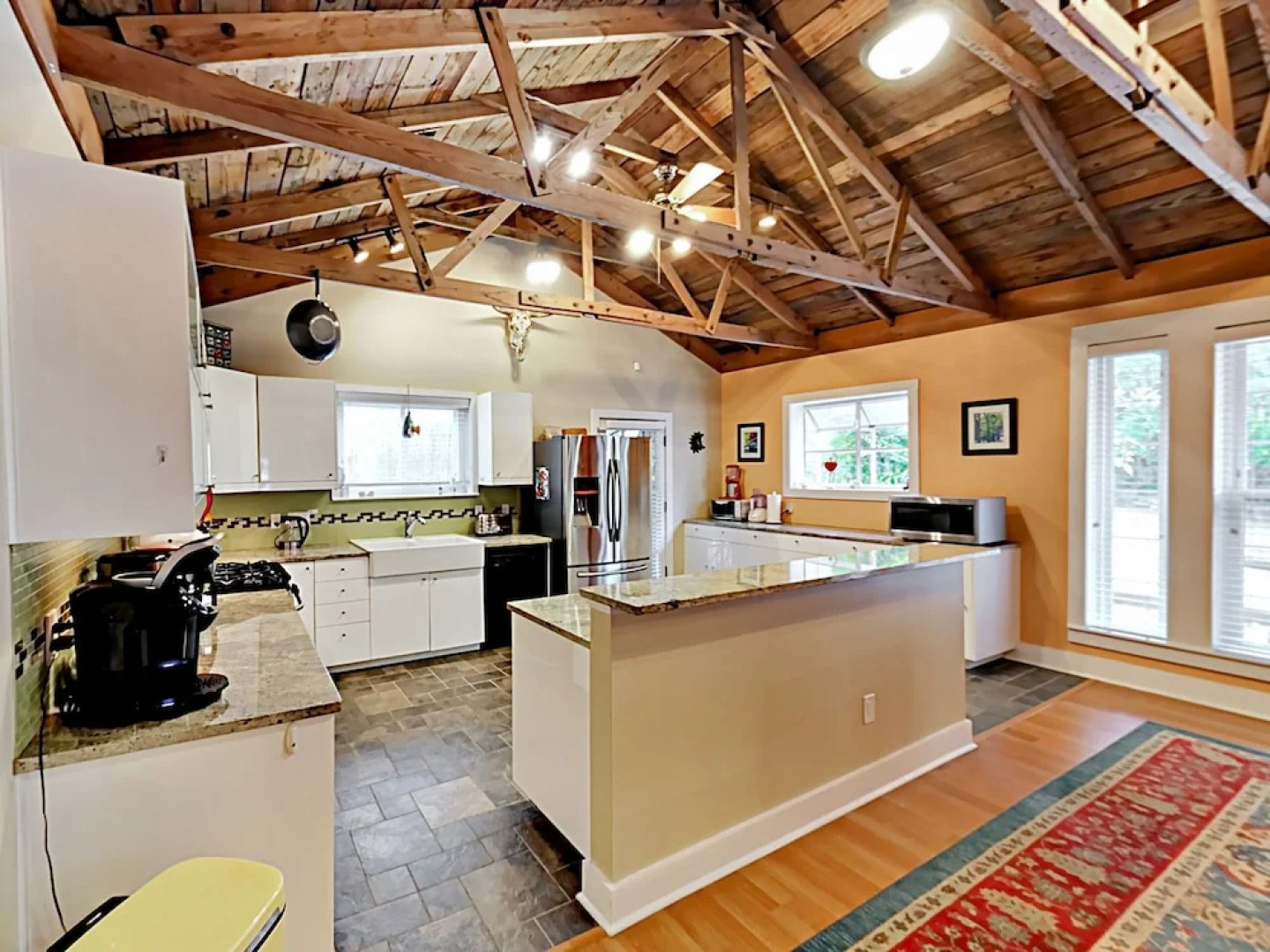 Huge Lake Travis - 4 Bedroom Home