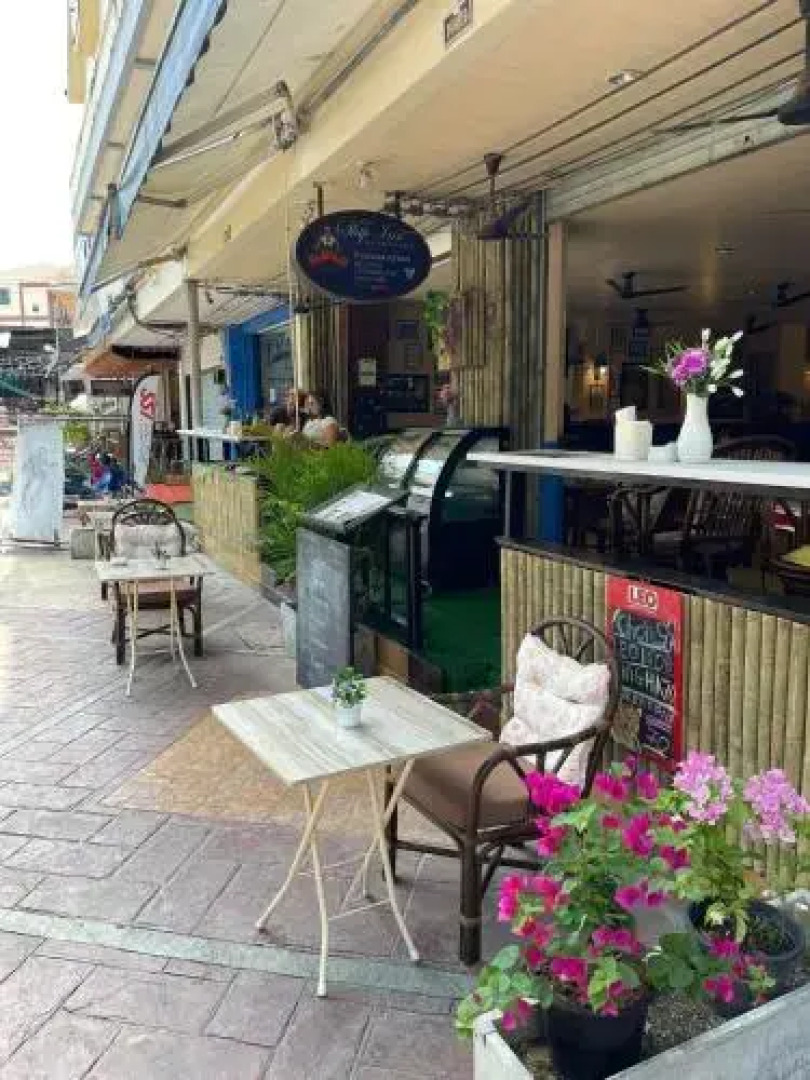 San Antonio Beach Guesthouse & Restaurant