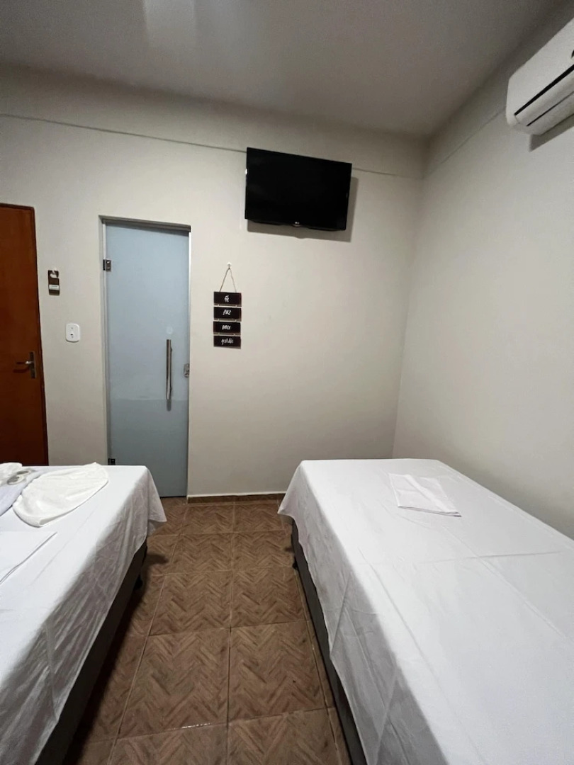 Hotel Paraiso - Fácil acesso as faculdades e FarmShow