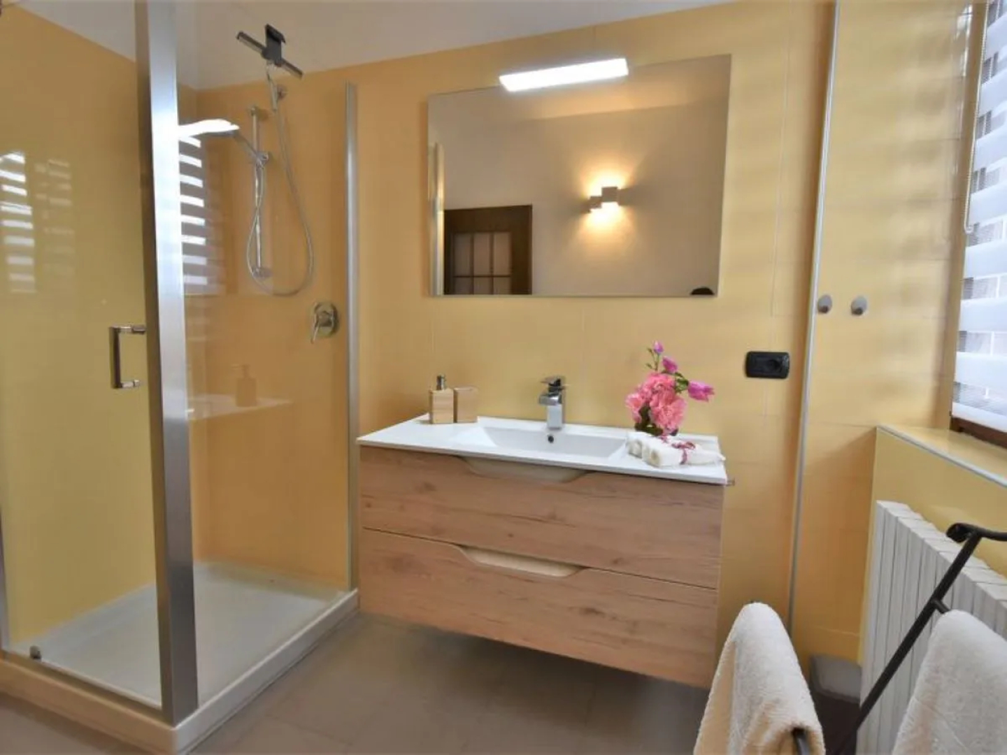 Valley View Pool Apartment