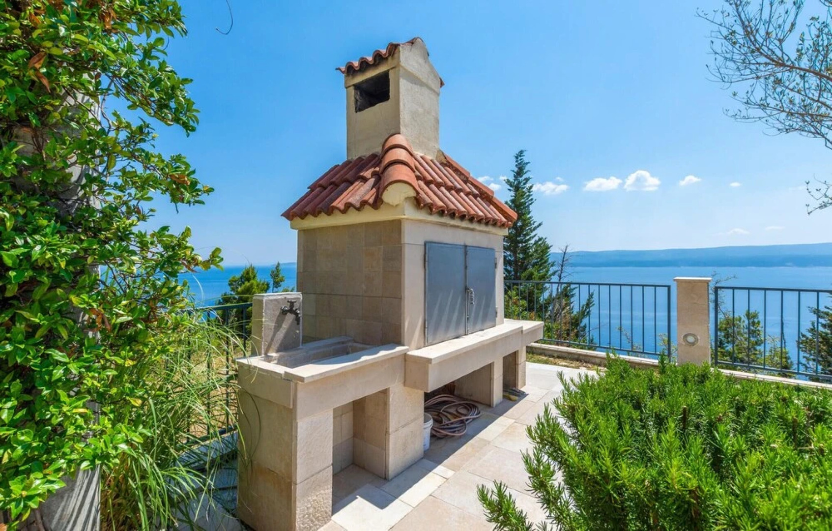 Beautiful Home in Mimice With Wifi and 3 Bedrooms