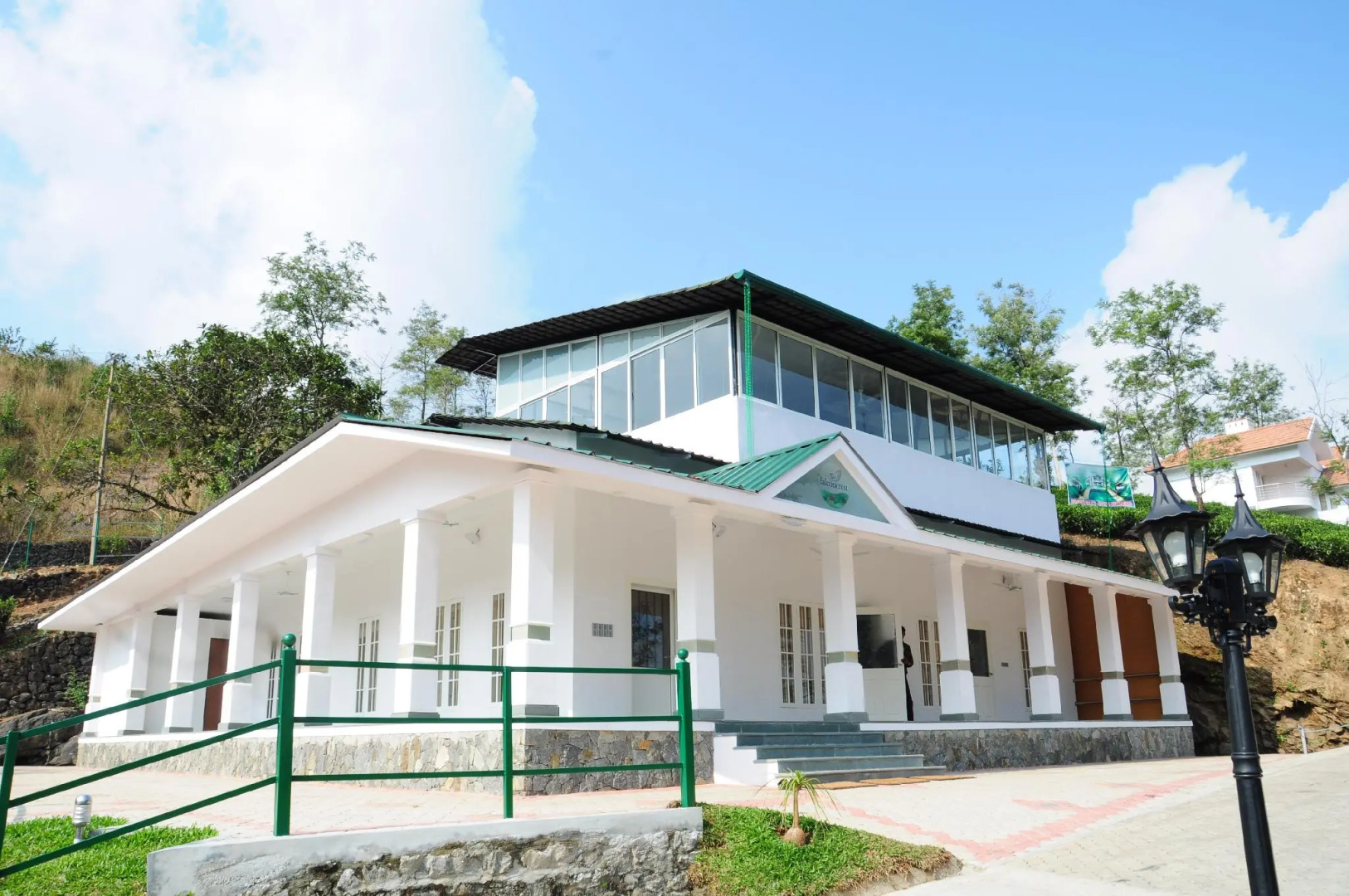 Falcon Crest Vagamon