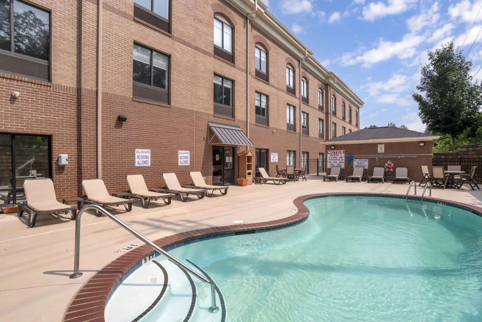 Comfort Suites At WestGate Mall