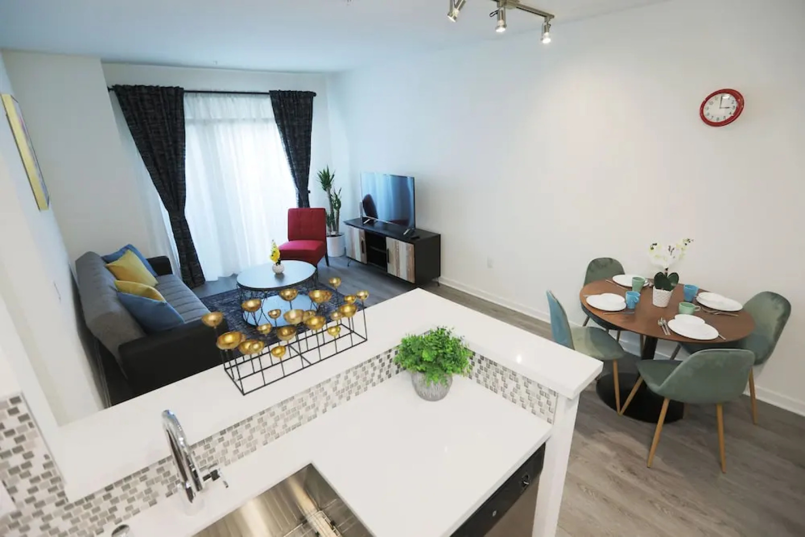 Hollywood Landmark Residences