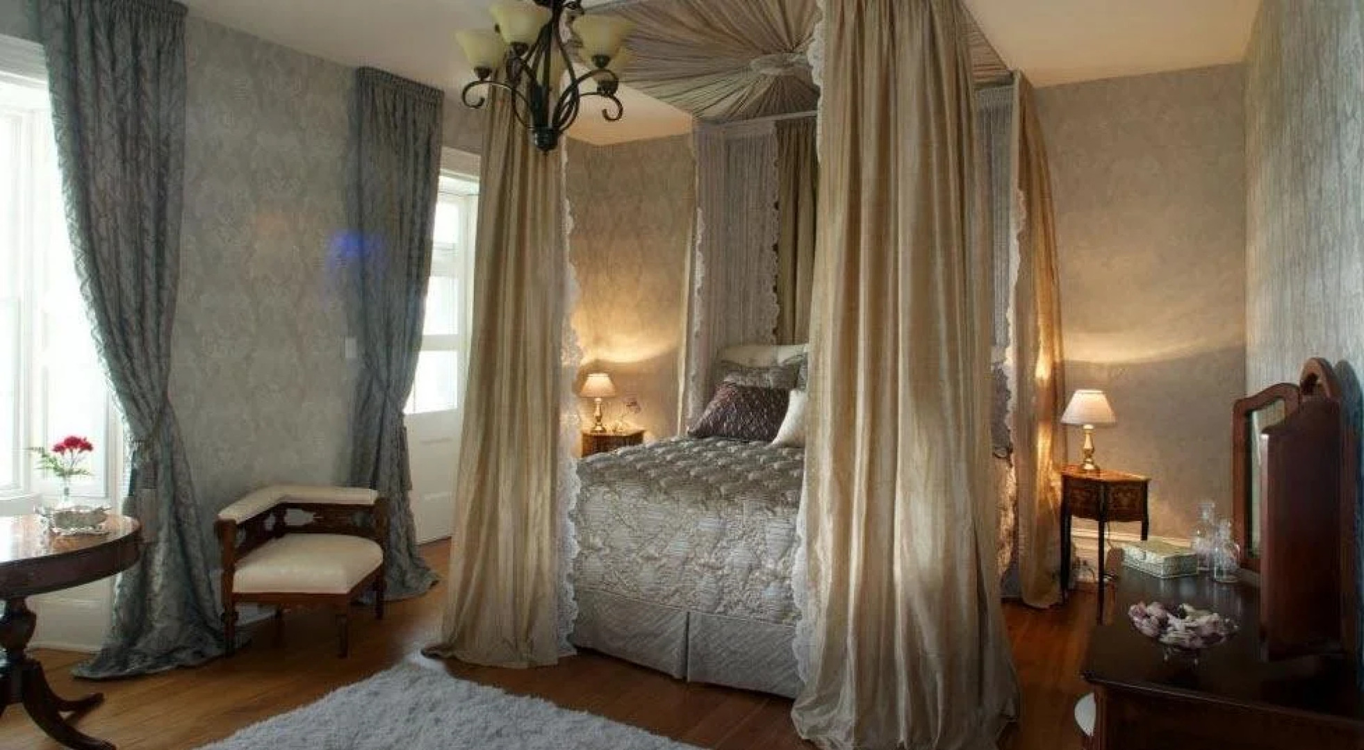 Maplehurst Manor Accomodations