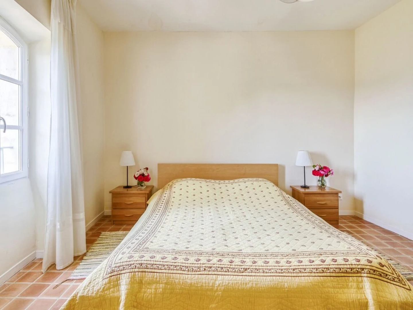 Quaint Holiday Home in Rustrel With Swimming Pool