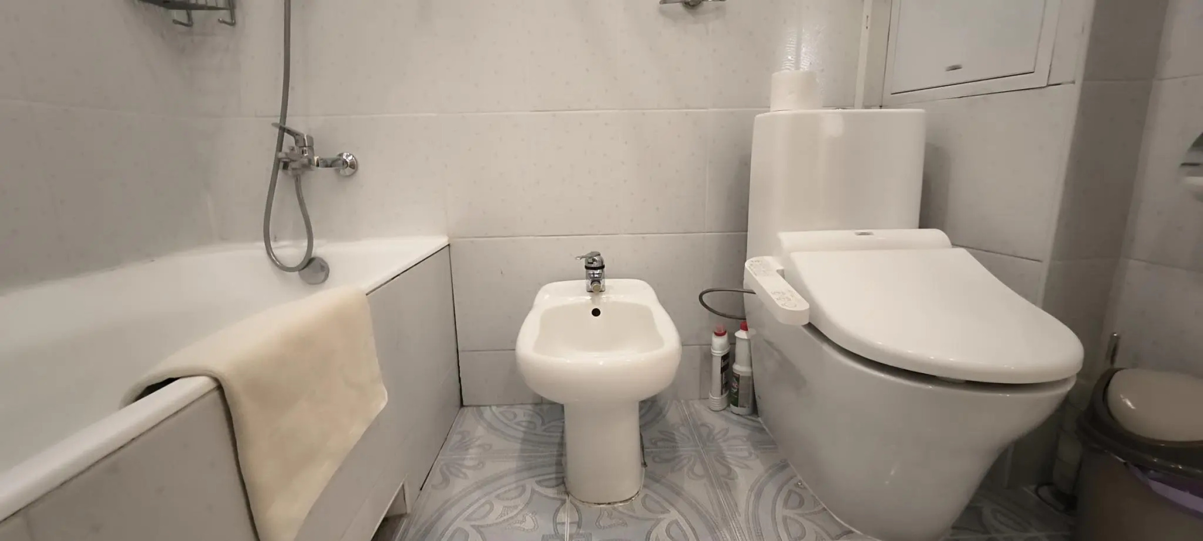 Tverskaya Street (Тверская Стрит) на улице Тверская 6 строение 1