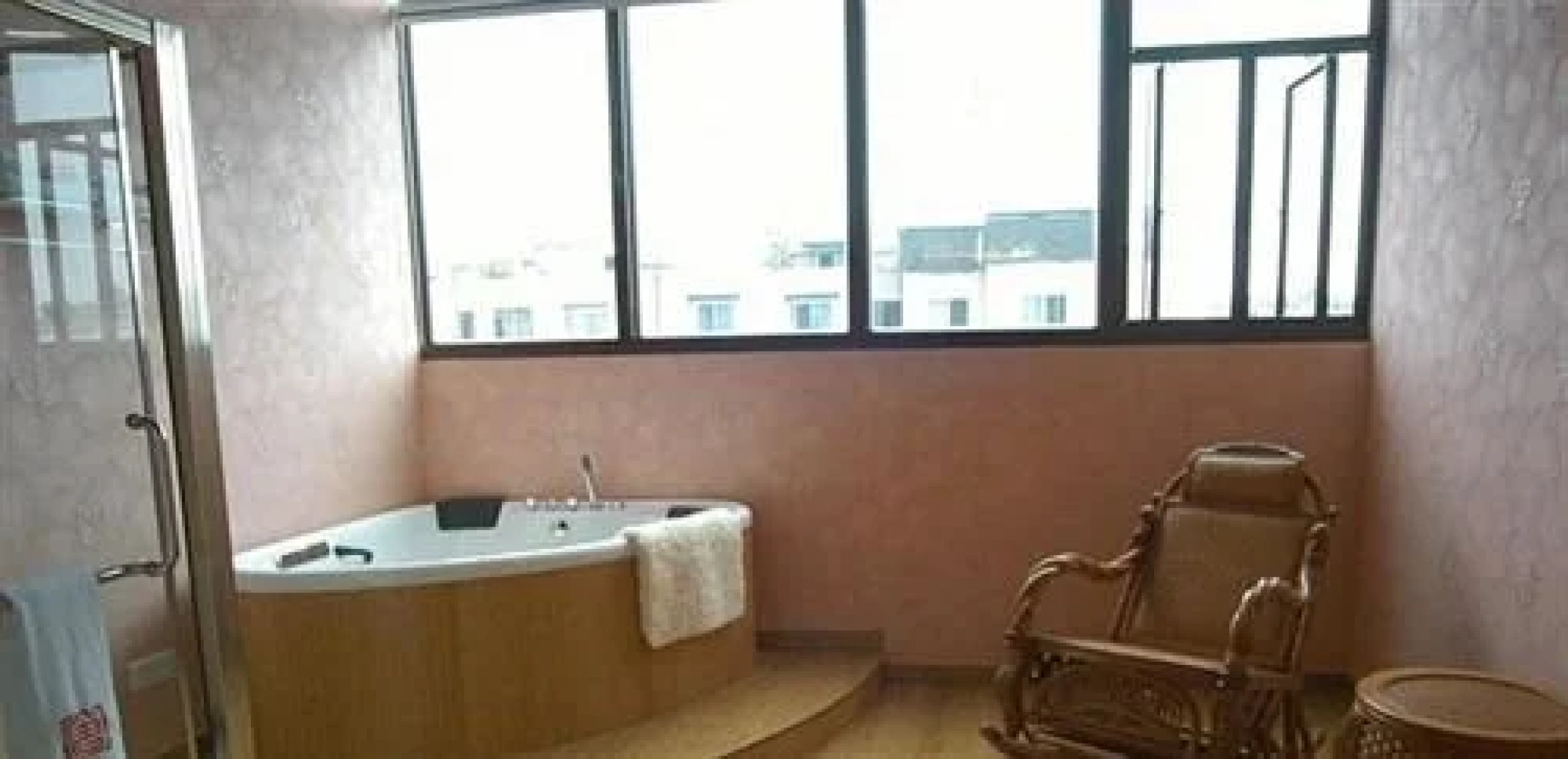 Lishui Tang Garden Hotel