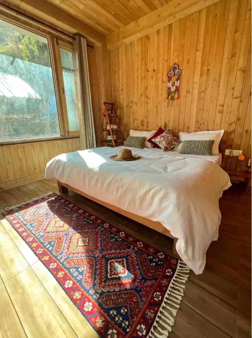 Kefi Bakehouse & Stays Tirthan