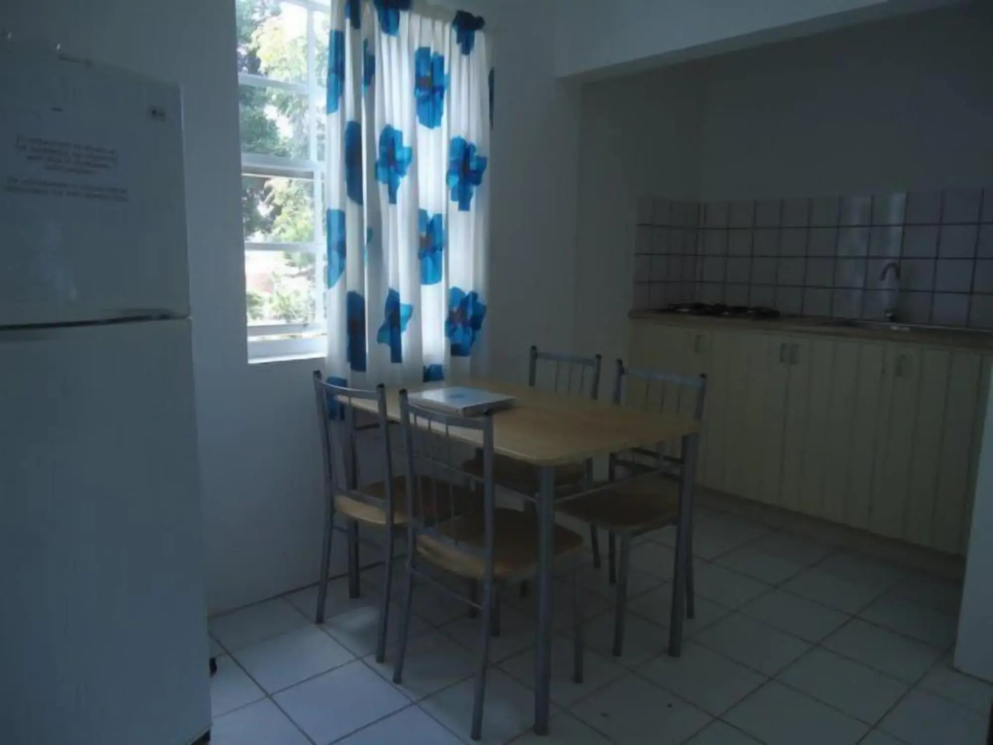 Happy Turtle Apartments