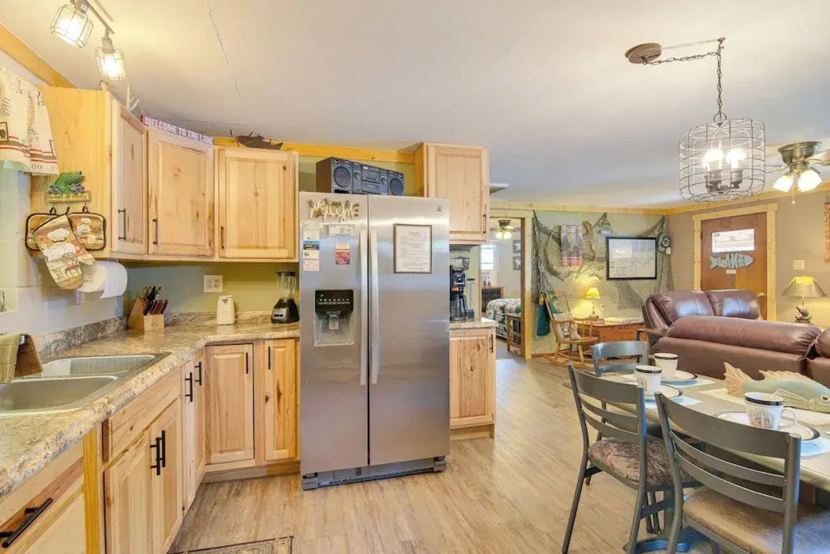 Waterfront Bull Shoals Lake Cabin w/ Deck + Views!